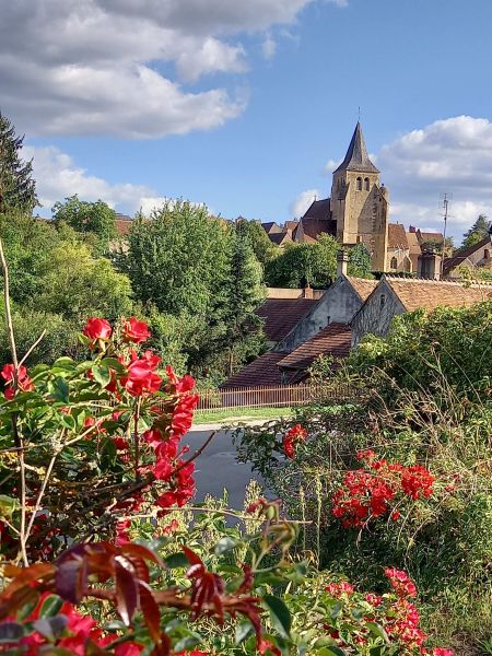Ainay le château village médiéval
